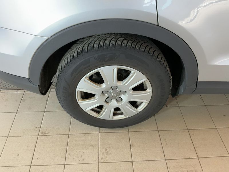 Audi Q3 2.0 TDI quattro 2012 – снимка 9