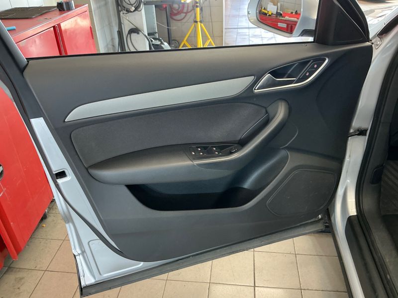 Audi Q3 2.0 TDI quattro 2012 – снимка 33