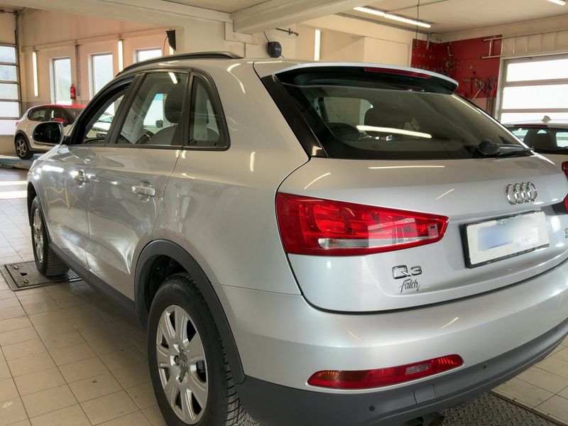 Audi Q3 2.0 TDI quattro 2012 – снимка 6