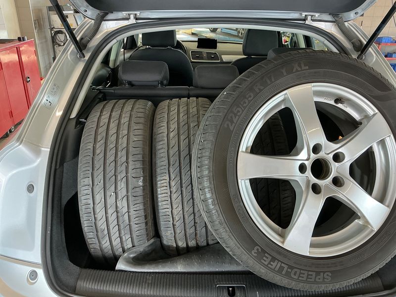 Audi Q3 2.0 TDI quattro 2012 – снимка 15