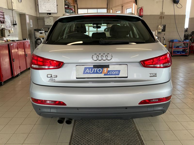 Audi Q3 2.0 TDI quattro 2012 – снимка 42