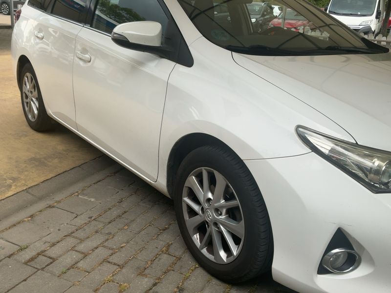Toyota Auris 1.6 Business 2015 – снимка 12