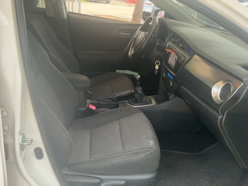 Toyota Auris 1.6 Business 2015 – снимка 16