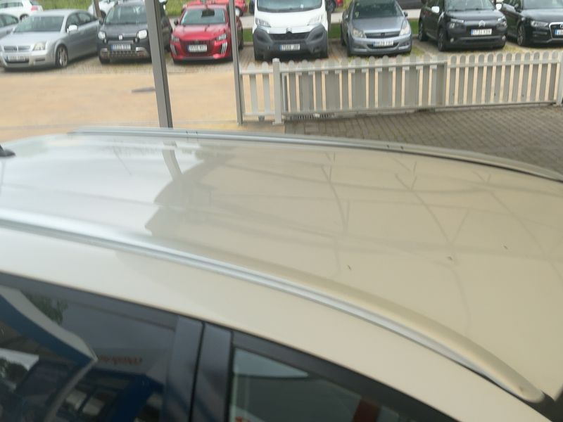 Toyota Auris 1.6 Business 2015 – снимка 13