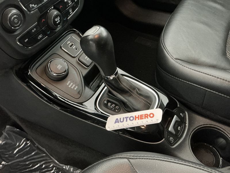 Jeep Compass 2.0 M-Jet Limited 4WD 2018 – снимка 33