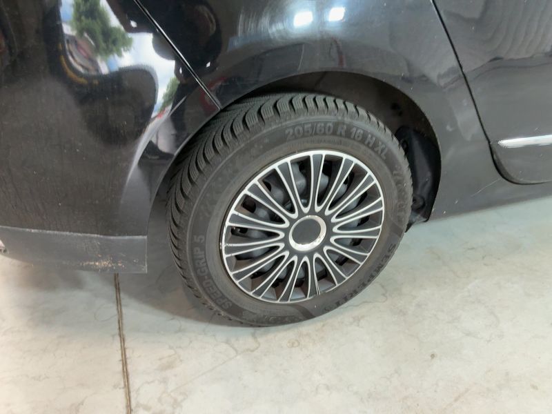 Renault Grand Scenic 1.6 dCi BOSE Edition 2016 – снимка 9