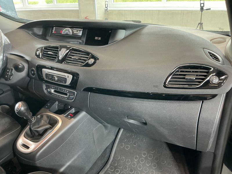 Renault Grand Scenic 1.6 dCi BOSE Edition 2016 – снимка 30