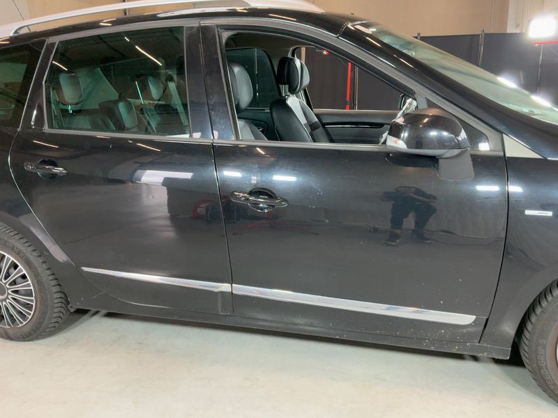 Renault Grand Scenic 1.6 dCi BOSE Edition 2016 – снимка 10