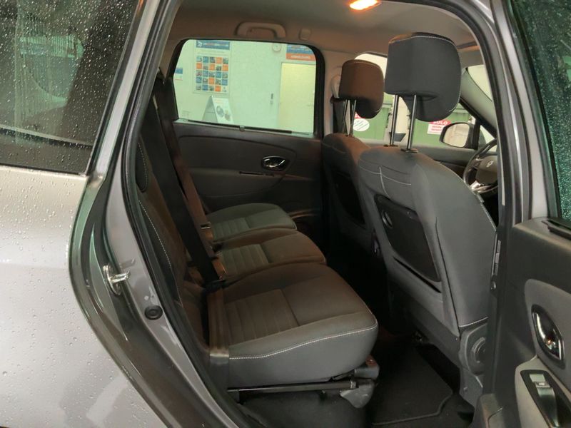 Renault Grand Scenic 1.5 dCi Limited 2015 – снимка 19