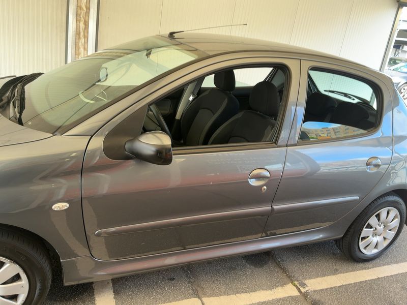 Peugeot 206+ 1.1 Basis 2010 – снимка 4
