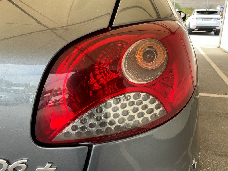 Peugeot 206+ 1.1 Basis 2010 – снимка 34