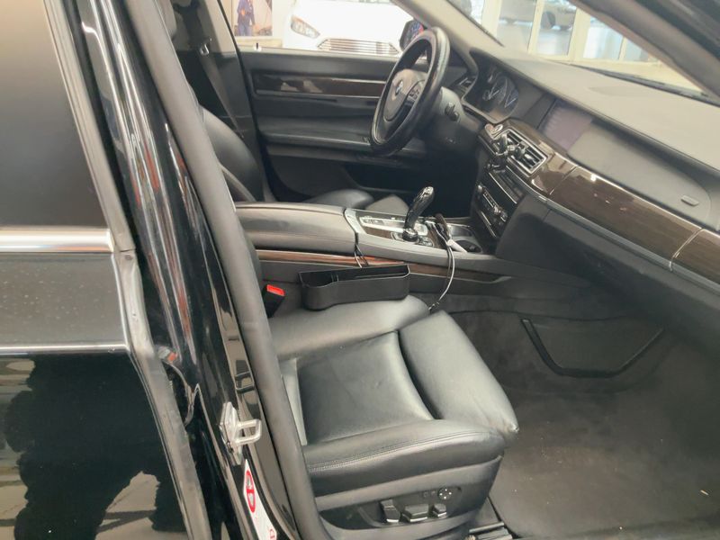 BMW 7er 730d 2010 – снимка 16