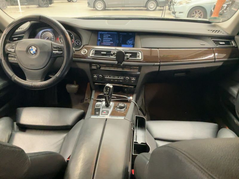 BMW 7er 730d 2010 – снимка 17