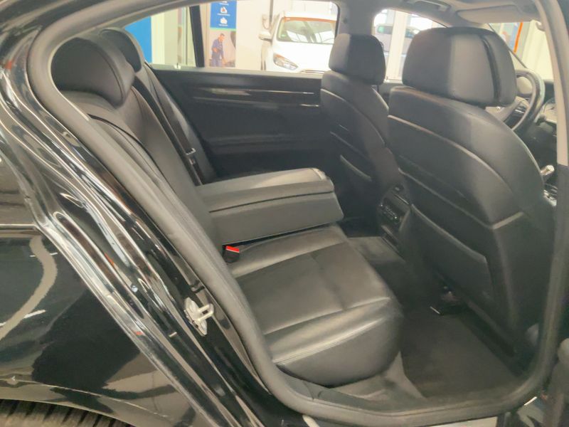 BMW 7er 730d 2010 – снимка 19