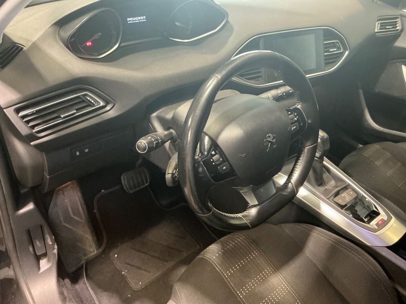 Peugeot 308 2.0 Blue-HDi Allure 2015 – снимка 25