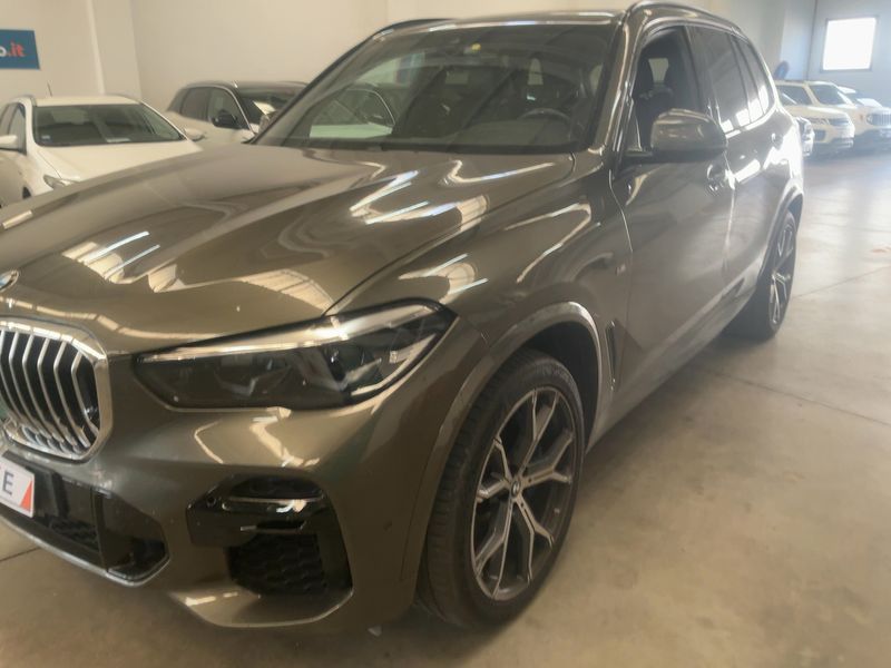 BMW X5 xDrive 30d Mild-Hybrid M Sport 2021 – снимка 2