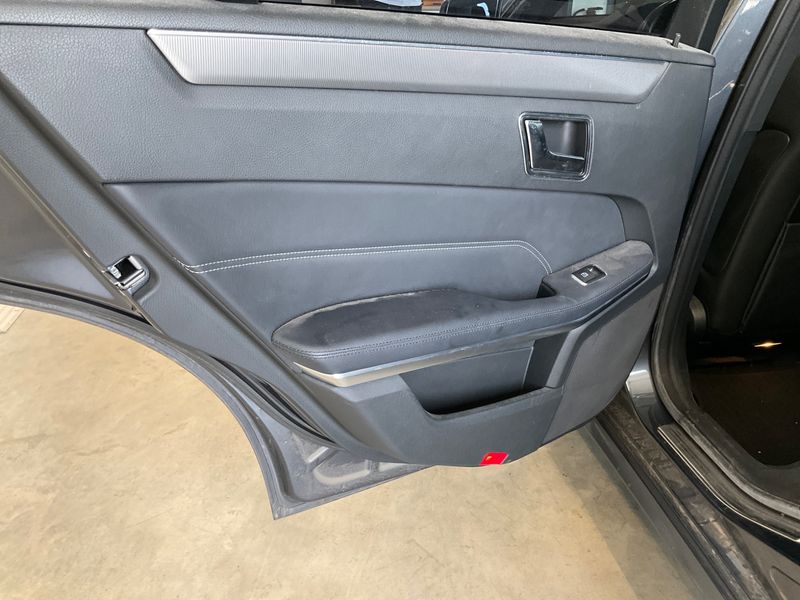 Mercedes-Benz E-Klasse E 220 CDI T BlueTEC Avantgarde 2015 – снимка 28