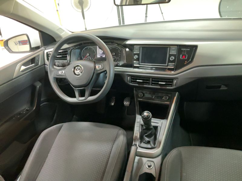 Volkswagen Polo 1.6 TDI Comfortline 2018 – снимка 18