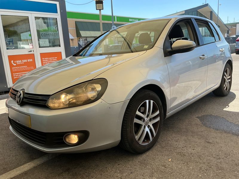 Volkswagen Golf VI 1.6 TDI Comfortline 2010
