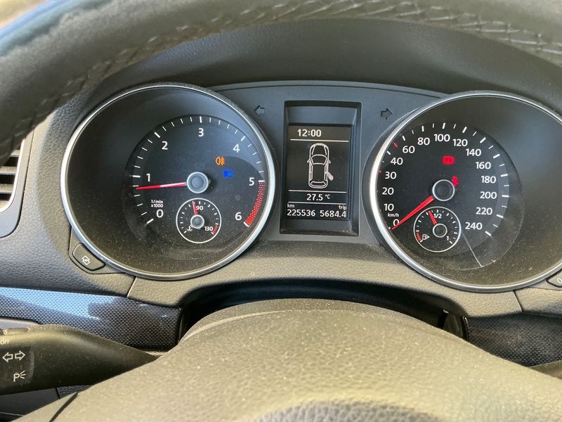 Volkswagen Golf VI 1.6 TDI Comfortline 2010 – снимка 13