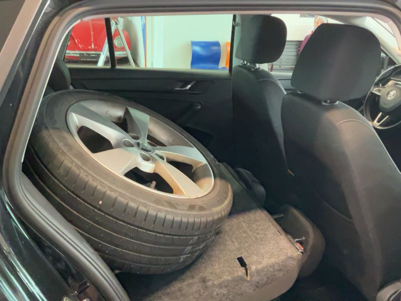 Skoda Rapid Spaceback 1.2 TSI Elegance 2014 – снимка 19