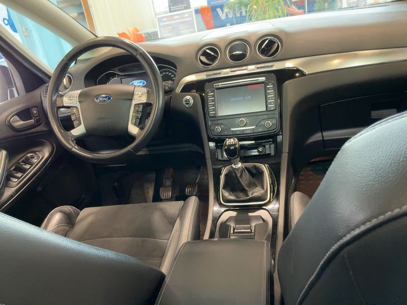 Ford S-Max 2.2 TDCi Titanium 2013 – снимка 18