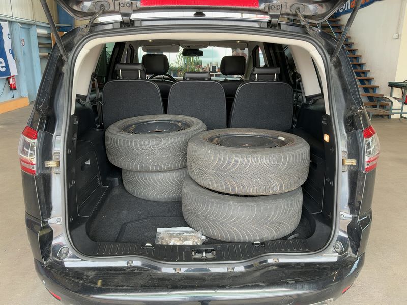 Ford S-Max 2.2 TDCi Titanium 2013 – снимка 16