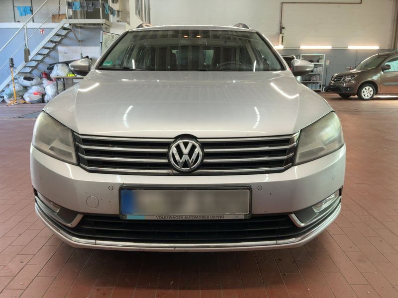 Volkswagen Passat 2.0 TDI Comfortline BlueMotion Tech 2012 – снимка 14