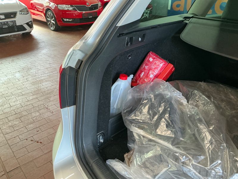 Volkswagen Passat 2.0 TDI Comfortline BlueMotion Tech 2012 – снимка 25