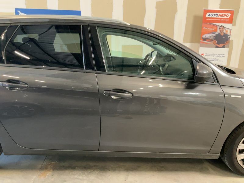 Peugeot 308 1.5 Blue-HDi Style 2018 – снимка 10