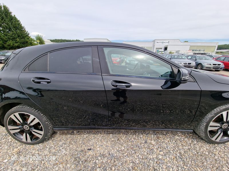 Mercedes-Benz A-Klasse A 200 CDI 4Matic Urban 2017 – снимка 10