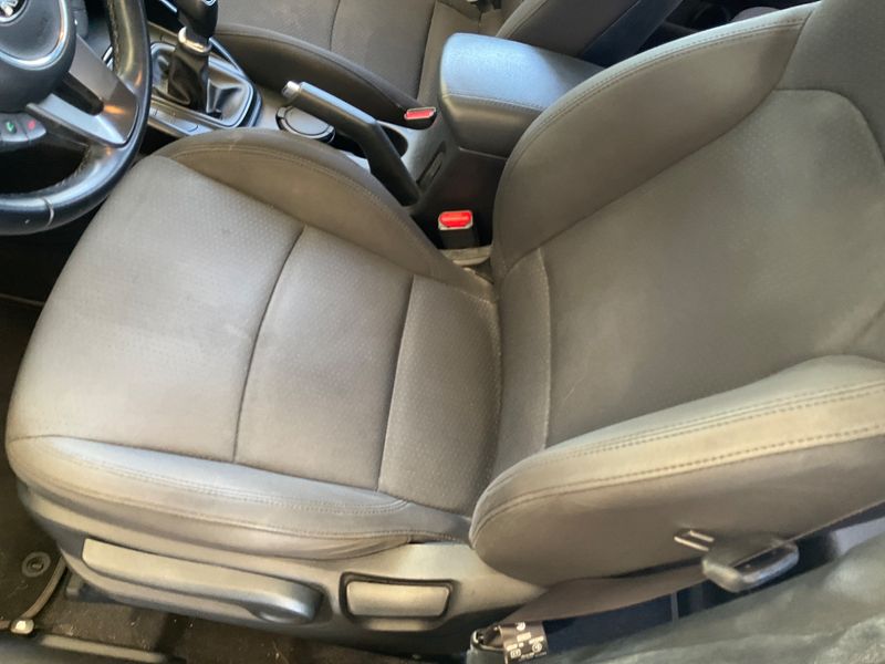 Kia Carens 1.6 GDI Concept 2015 – снимка 31