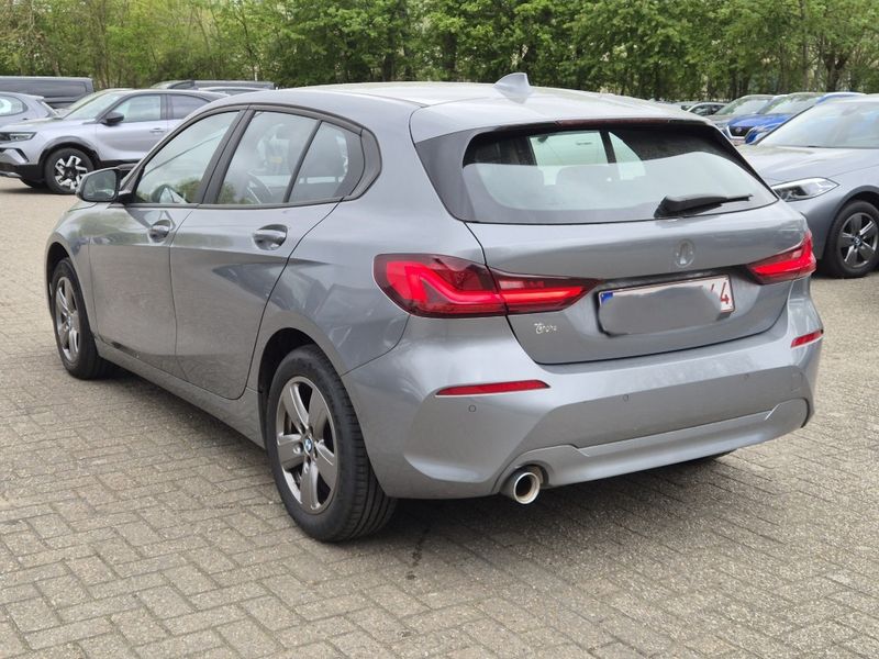 BMW 1er 116i Advantage 2024 – снимка 2