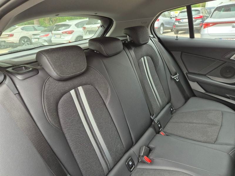 BMW 1er 116i Advantage 2024 – снимка 9