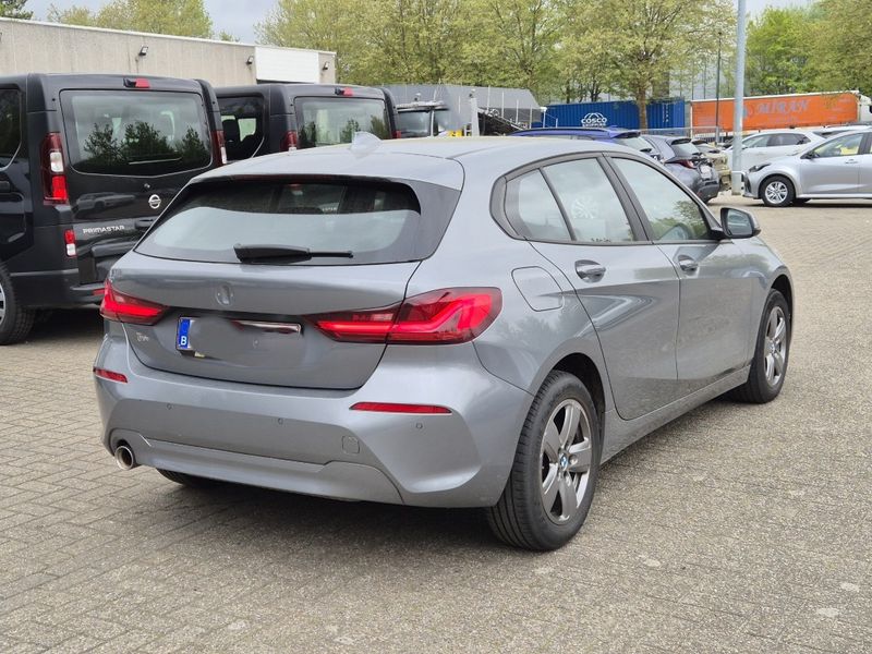 BMW 1er 116i Advantage 2024 – снимка 3