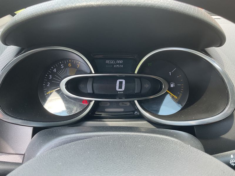 Renault Clio 0.9 Duel 2015 – снимка 18