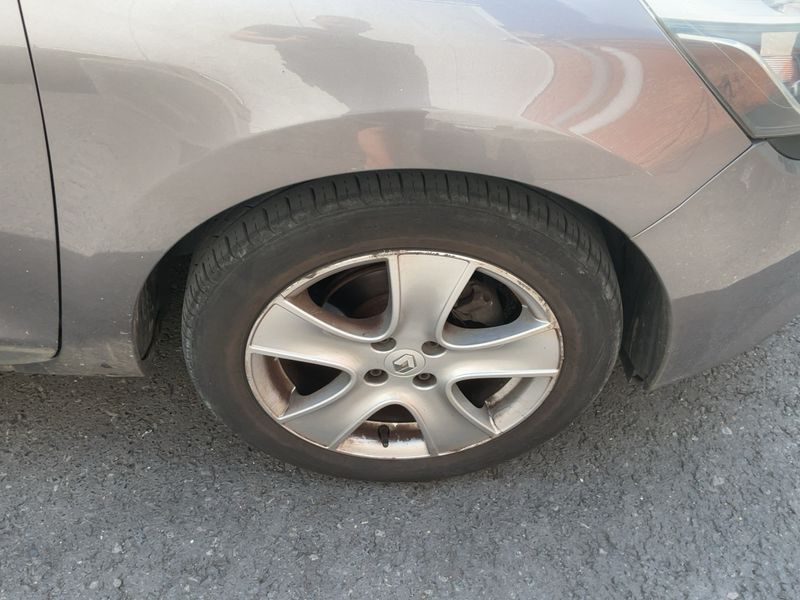 Renault Clio 0.9 Duel 2015 – снимка 11