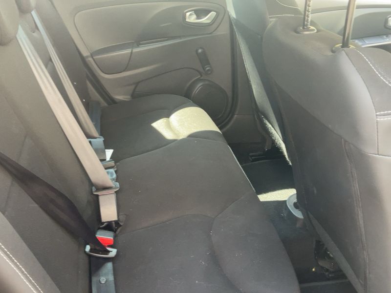 Renault Clio 0.9 Duel 2015 – снимка 19