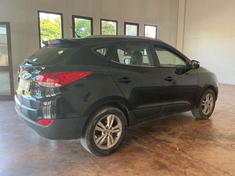 Hyundai ix35 1.7 CRDi Classic 2WD 2012 – снимка 2