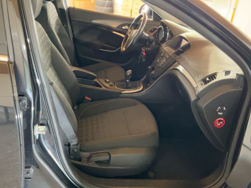 Opel Insignia Sports Tourer 2.0 CDTI Active 4x4 2013 – снимка 17