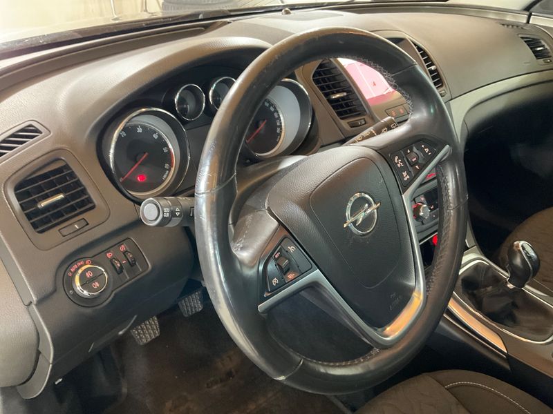 Opel Insignia Sports Tourer 2.0 CDTI Active 4x4 2013 – снимка 28