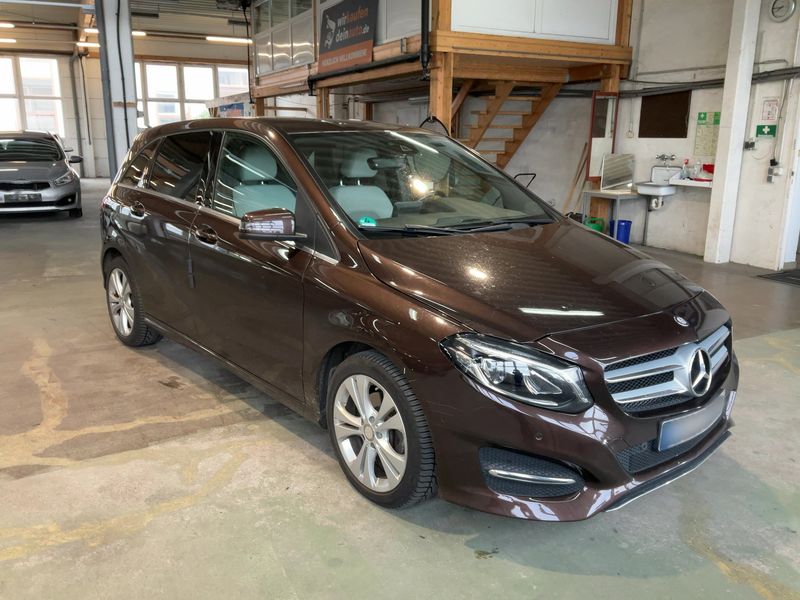 Mercedes-Benz B-Klasse B 180 Urban 2015 – снимка 12