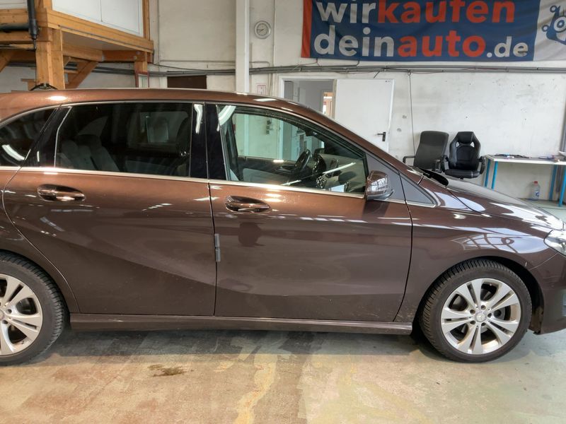 Mercedes-Benz B-Klasse B 180 Urban 2015 – снимка 10