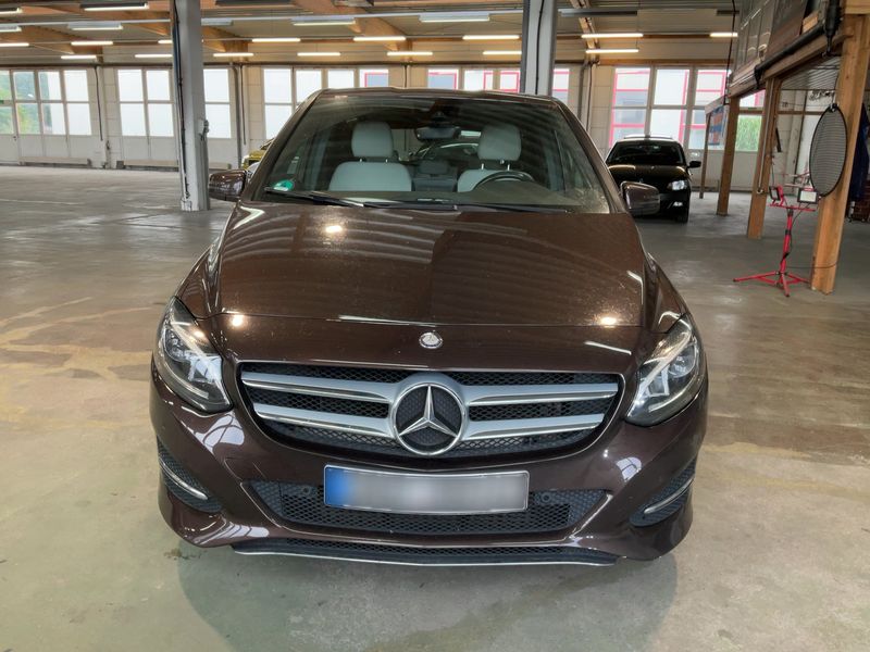 Mercedes-Benz B-Klasse B 180 Urban 2015 – снимка 14