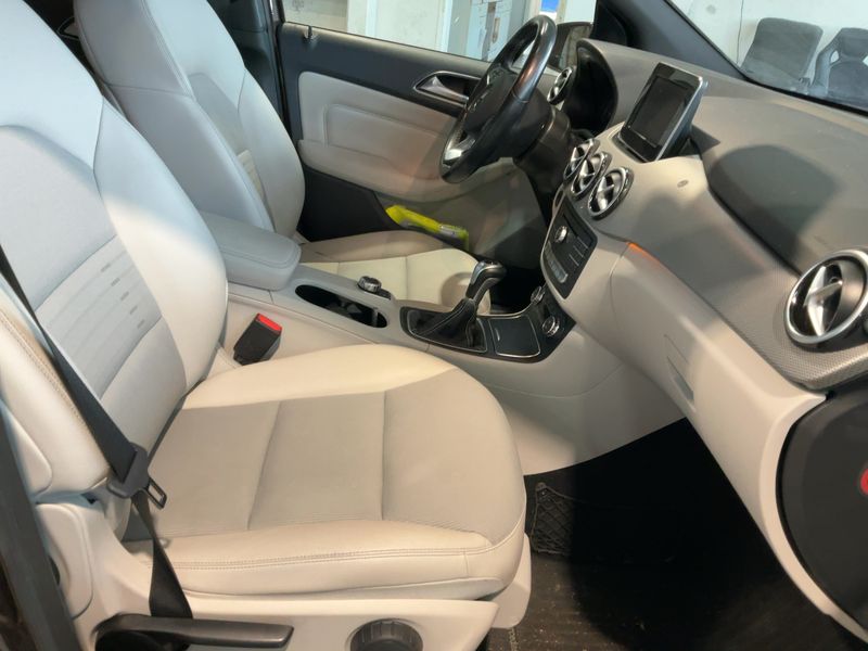 Mercedes-Benz B-Klasse B 180 Urban 2015 – снимка 16
