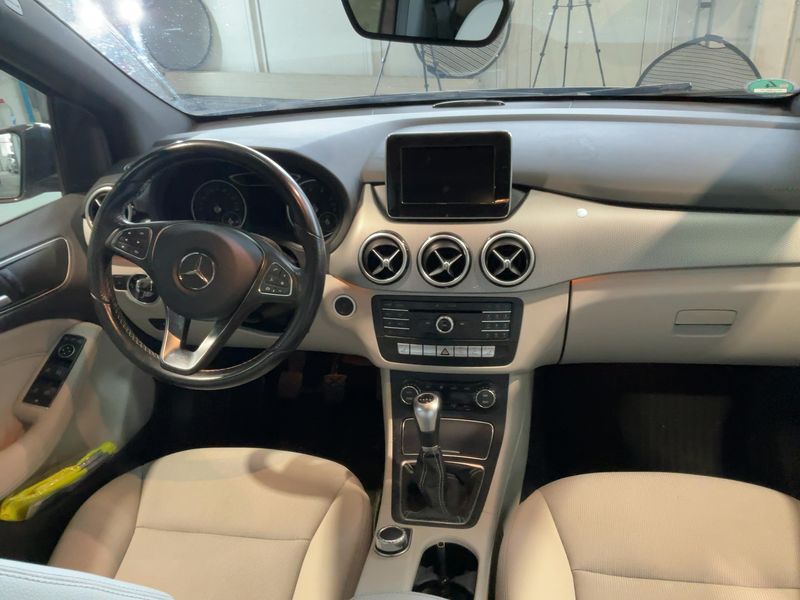 Mercedes-Benz B-Klasse B 180 Urban 2015 – снимка 17