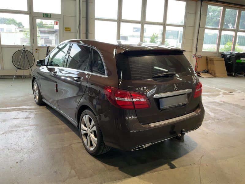 Mercedes-Benz B-Klasse B 180 Urban 2015 – снимка 6