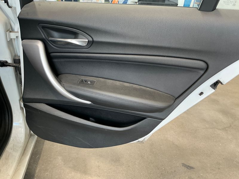 BMW 1er 120i Advantage 2017 – снимка 24