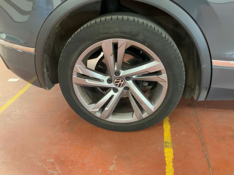 Volkswagen Tiguan 2.0 TDI R-Line 2022 – снимка 9