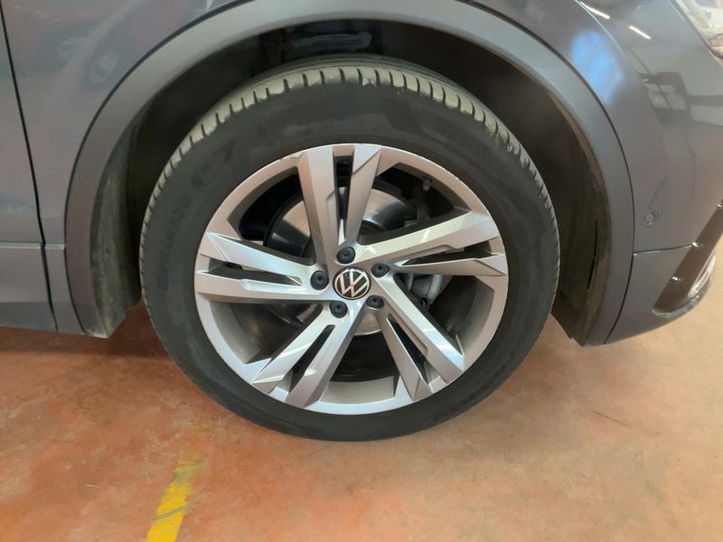 Volkswagen Tiguan 2.0 TDI R-Line 2022 – снимка 11